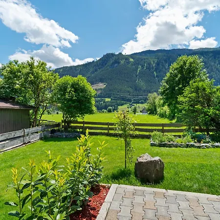 Cosy In Muehlbach With Balcony, Cleaning Included アパート Dorf (Salzburg)