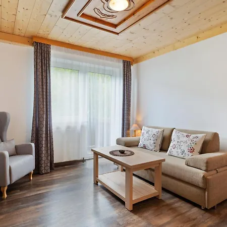Cosy In Muehlbach With Balcony, Cleaning Included アパート Dorf (Salzburg)